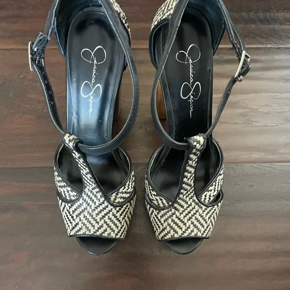 Jessica Simpson Dany Heels - Picture 2 of 4